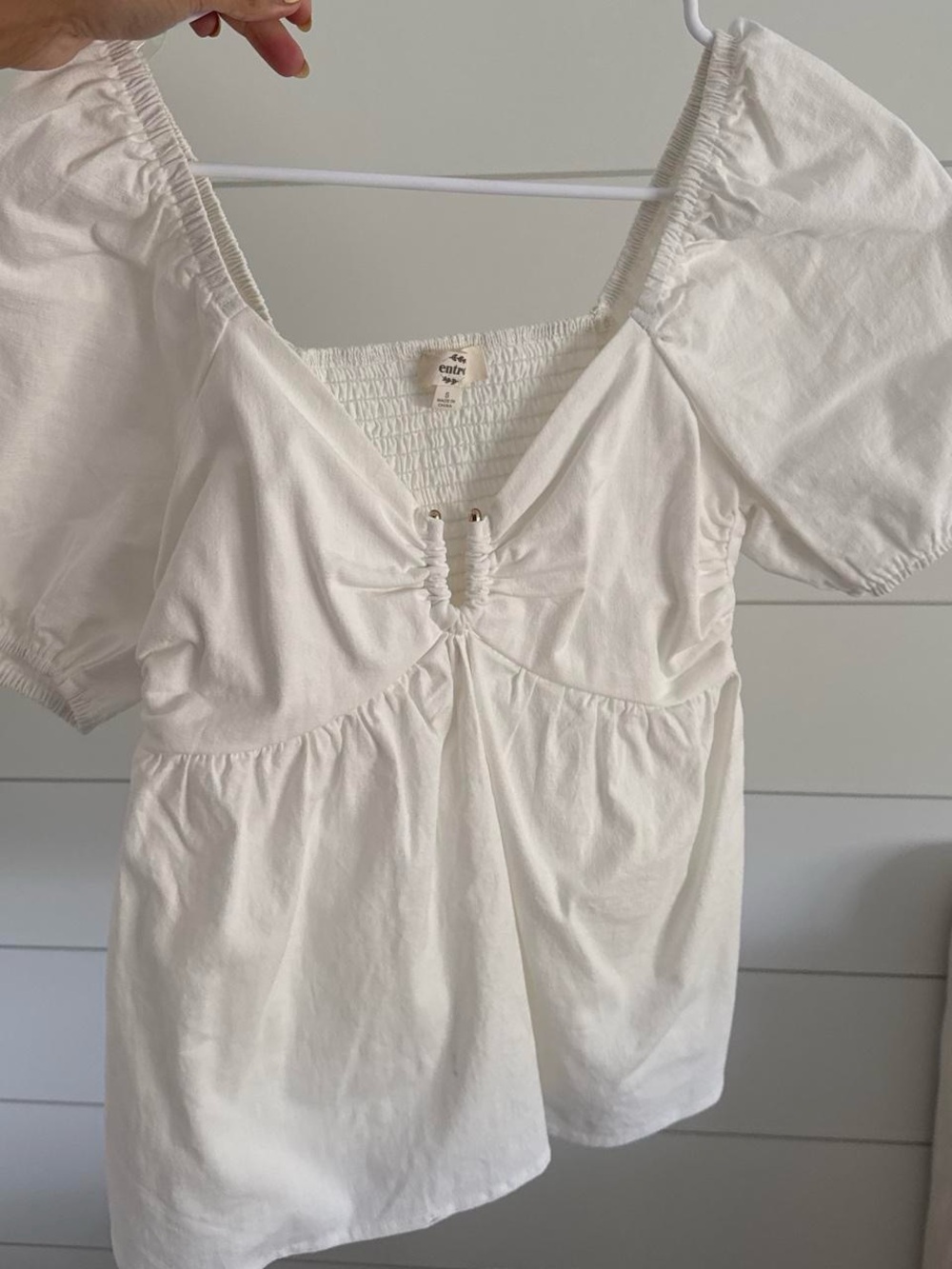 entro White Peasant Puff-Sleeve Ruched Front Top